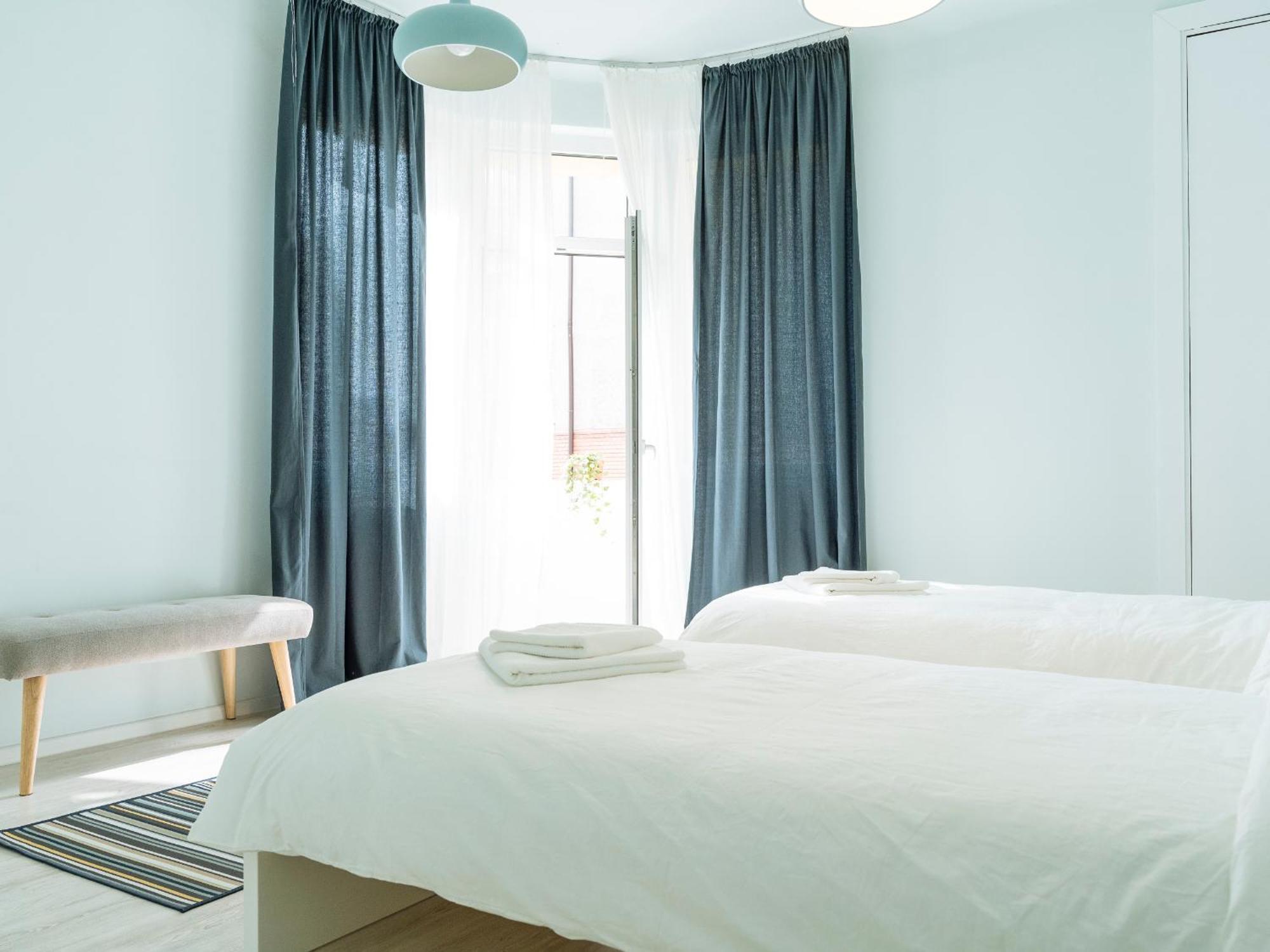 Spacious & Quiet - Center - 2br