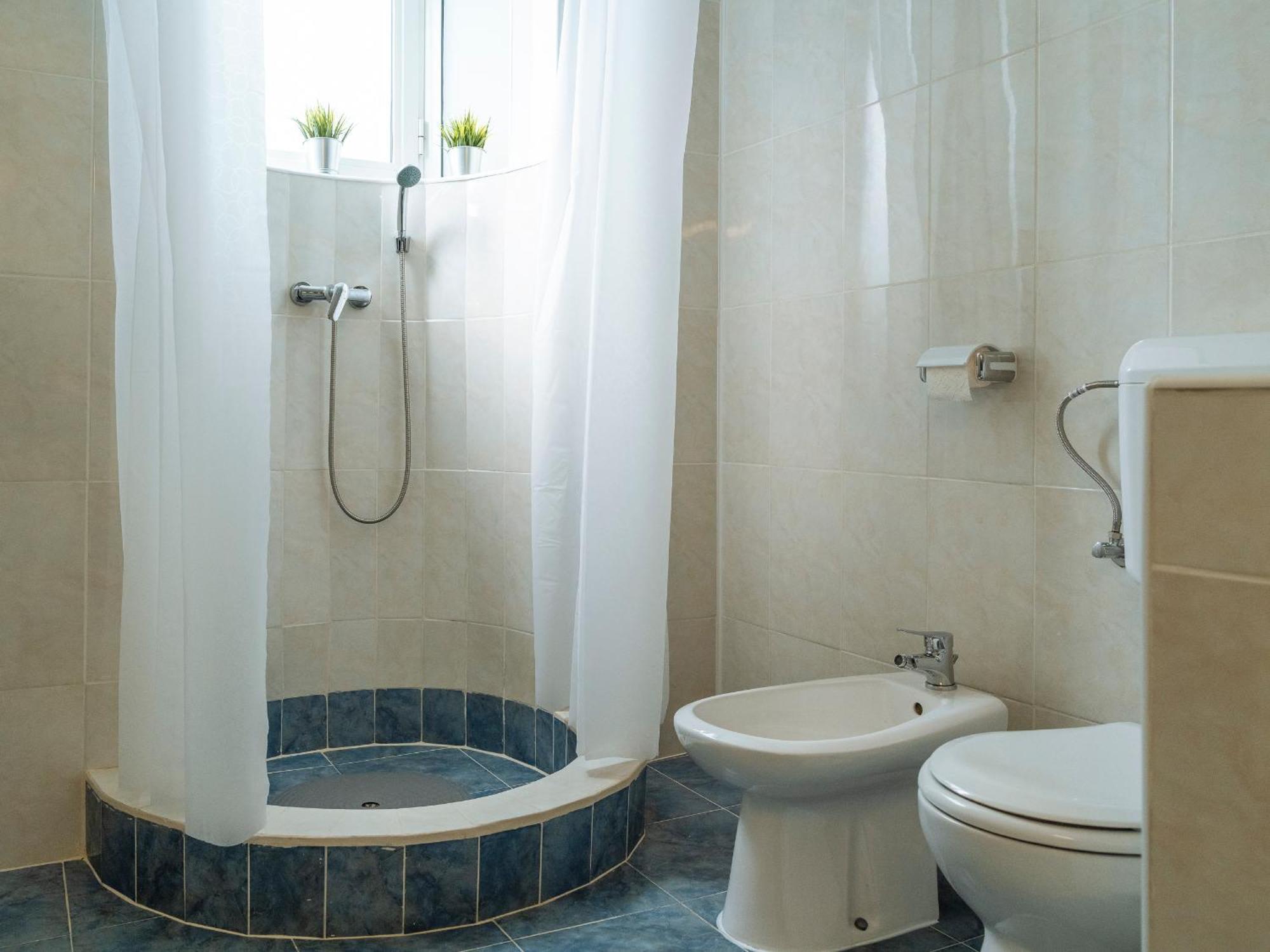 Spacious & Quiet - Center - 2br * 布加勒斯特