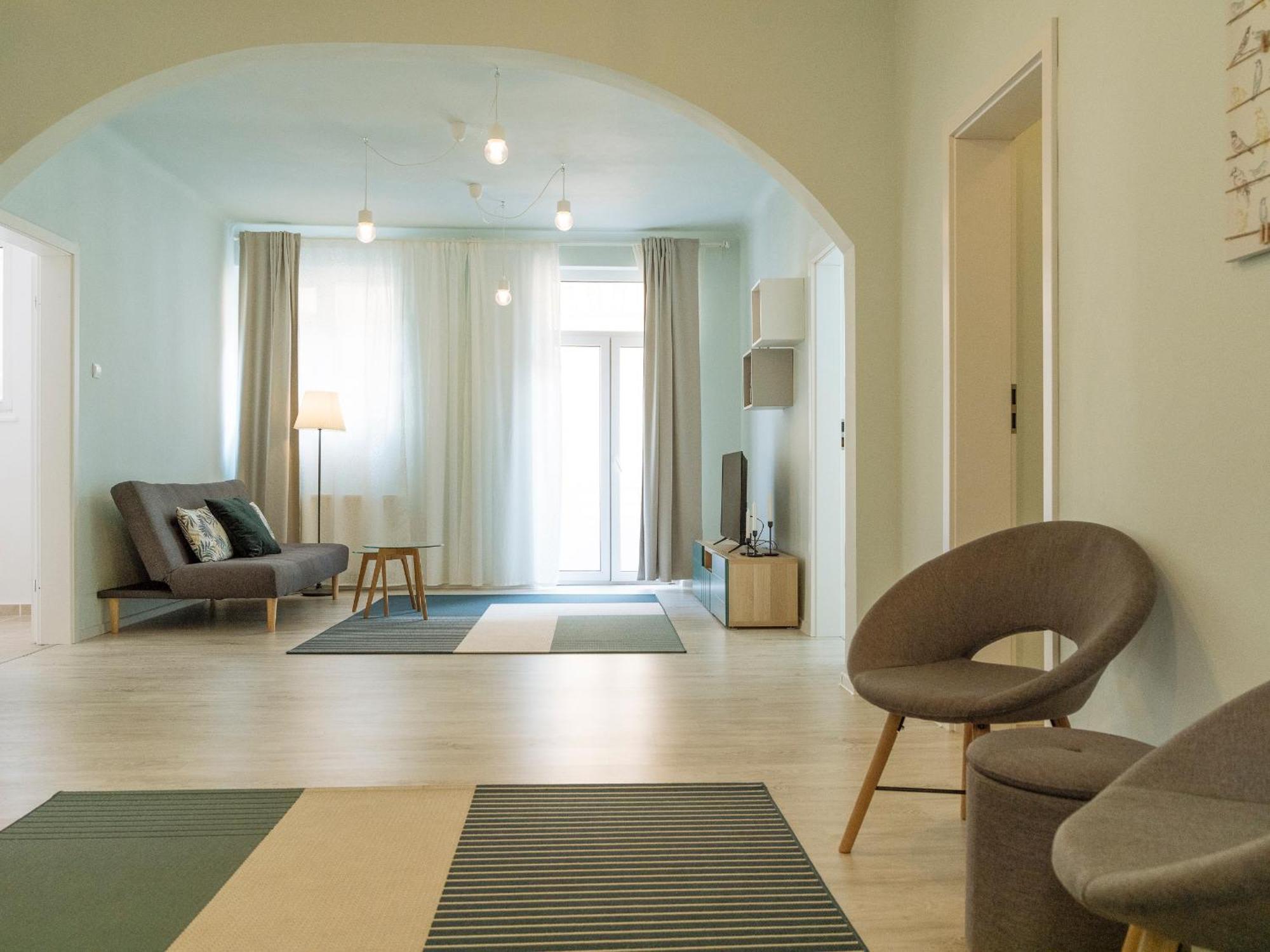Spacious & Quiet - Center - 2br 公寓